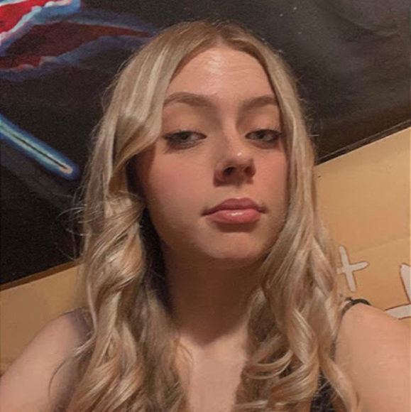 Meet your Posher, Chloe - Picture 1 of 1